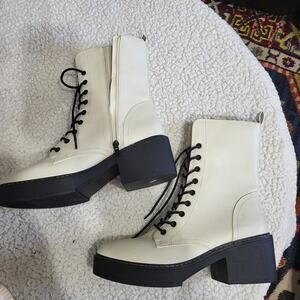 NWOB Nine West Women's Denie Combat Boot size 11